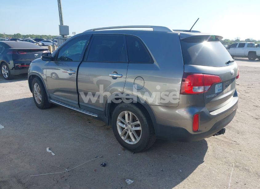 Photo 3 of 2014 Kia Sorento LX (VIN 5XYKT4A67EG469033)
