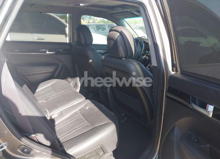 Photo 8 of 2014 Kia Sorento LX (VIN 5XYKT4A67EG469033)