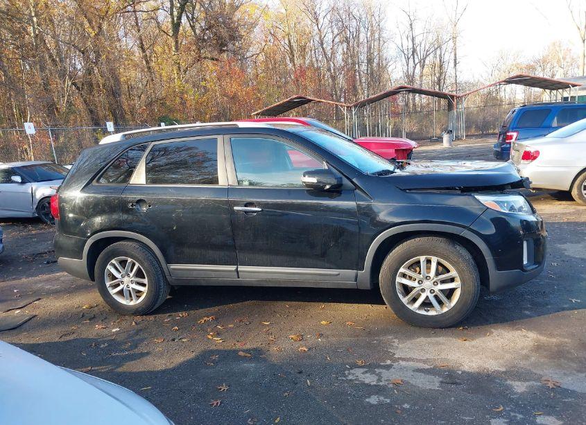 Photo 13 of 2014 Kia Sorento LX (VIN 5XYKT4A67EG482624)