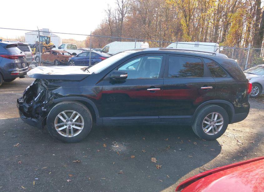 Photo 14 of 2014 Kia Sorento LX (VIN 5XYKT4A67EG482624)