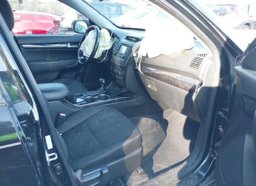 Photo 5 of 2014 Kia Sorento LX (VIN 5XYKT4A67EG482624)