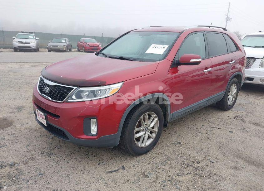 Photo 2 of 2014 Kia Sorento LX (VIN 5XYKT4A67EG501883)