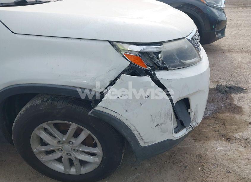 Photo 6 of 2014 Kia Sorento LX (VIN 5XYKT4A67EG511958)