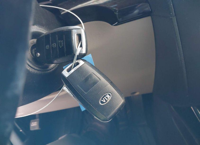 Photo 11 of 2015 Kia Sorento LX (VIN 5XYKT4A67FG562183)