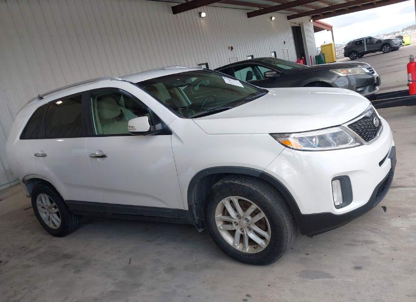 Photo 13 of 2015 Kia Sorento LX (VIN 5XYKT4A67FG562183)