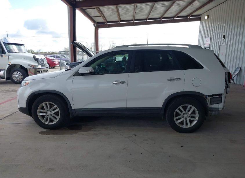 Photo 14 of 2015 Kia Sorento LX (VIN 5XYKT4A67FG562183)