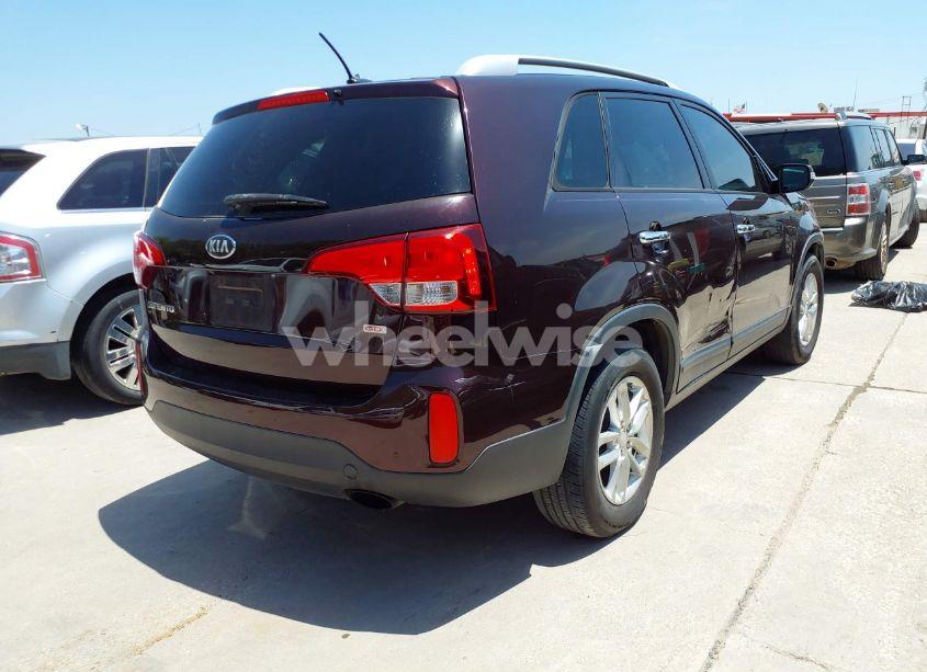 Photo 4 of 2015 Kia Sorento LX (VIN 5XYKT4A67FG572776)