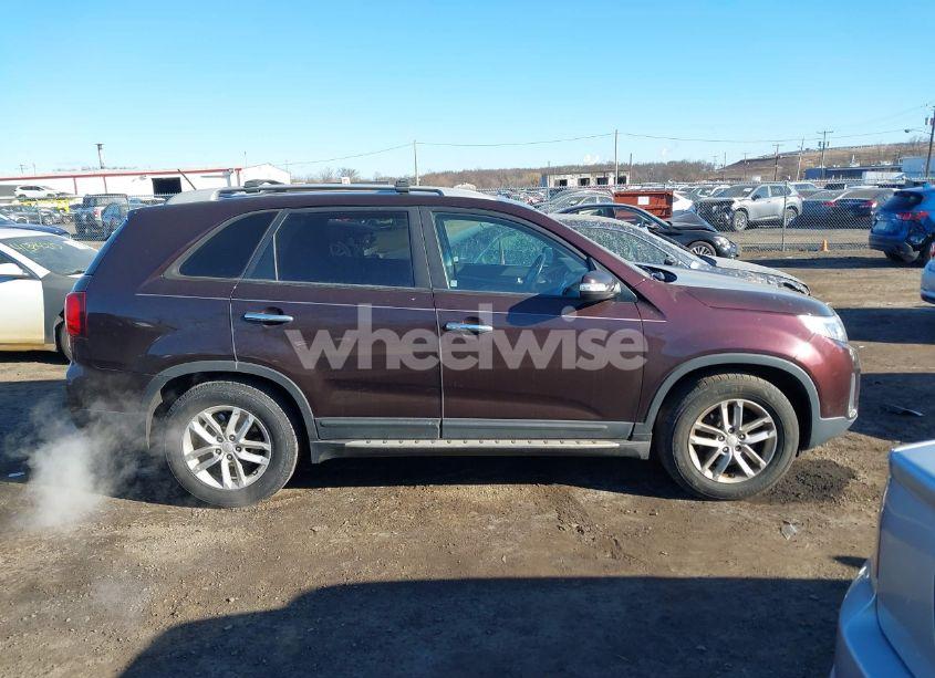 Photo 13 of 2015 Kia Sorento LX (VIN 5XYKT4A67FG578934)