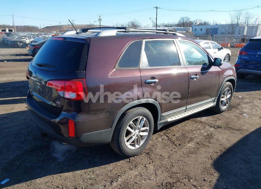 Photo 4 of 2015 Kia Sorento LX (VIN 5XYKT4A67FG578934)