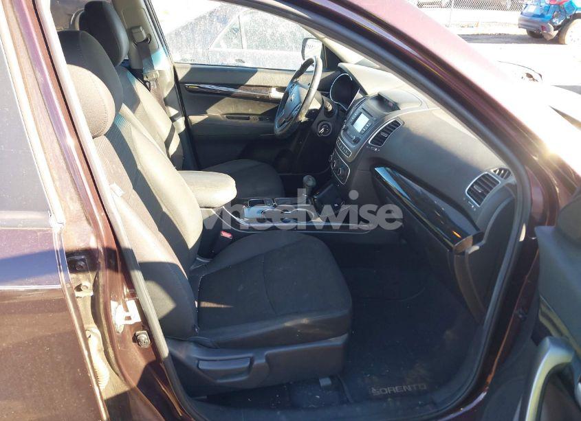 Photo 5 of 2015 Kia Sorento LX (VIN 5XYKT4A67FG578934)