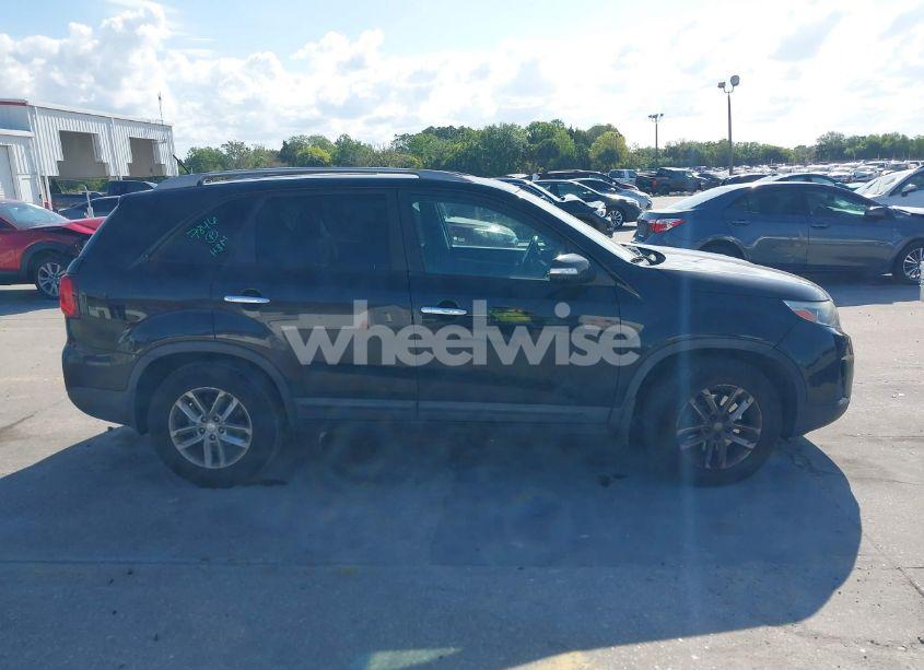 Photo 13 of 2015 Kia Sorento LX (VIN 5XYKT4A67FG632460)