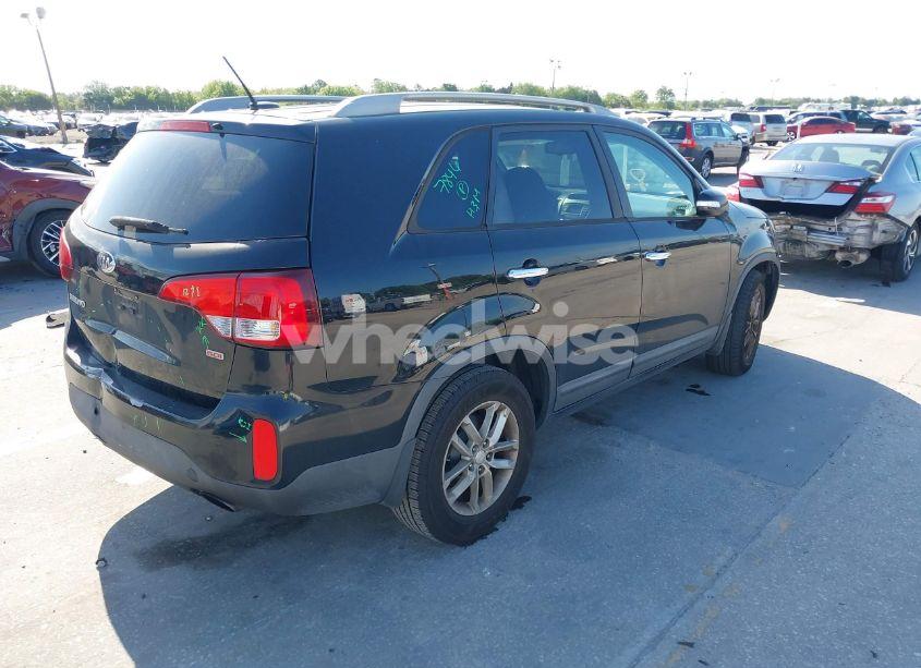 Photo 4 of 2015 Kia Sorento LX (VIN 5XYKT4A67FG632460)