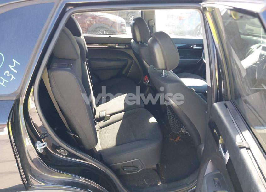 Photo 8 of 2015 Kia Sorento LX (VIN 5XYKT4A67FG632460)