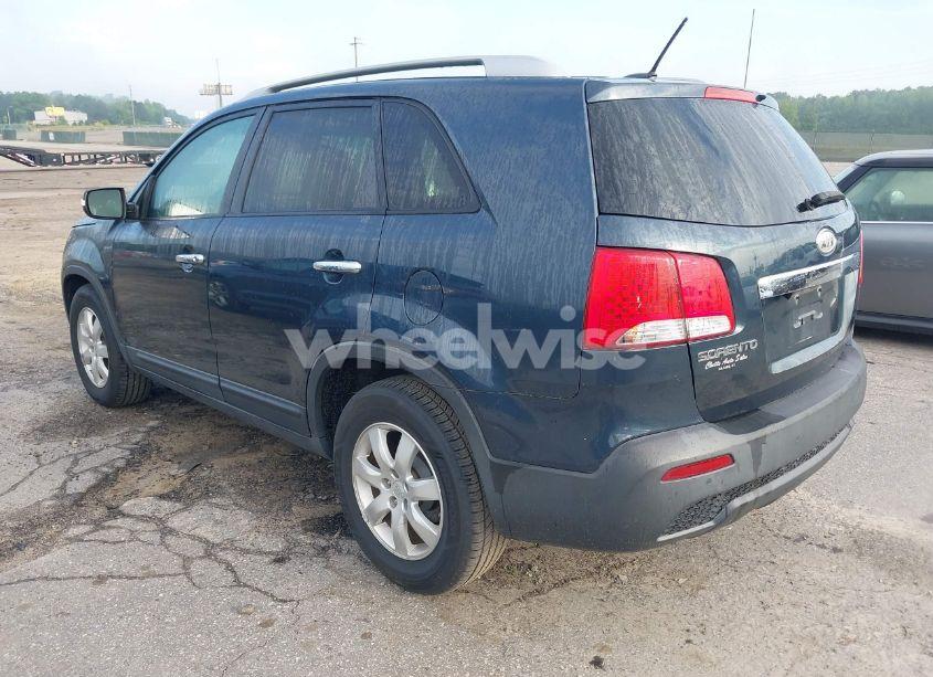 Photo 3 of 2012 Kia Sorento LX (VIN 5XYKT4A68CG197508)