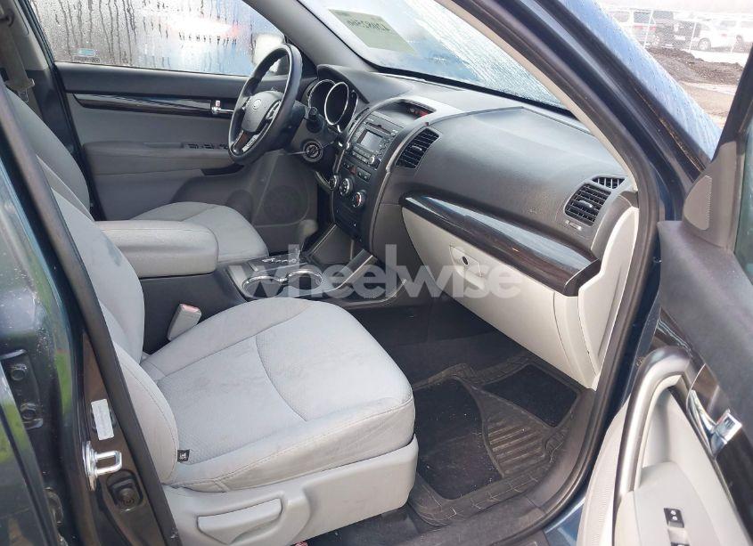 Photo 5 of 2012 Kia Sorento LX (VIN 5XYKT4A68CG197508)