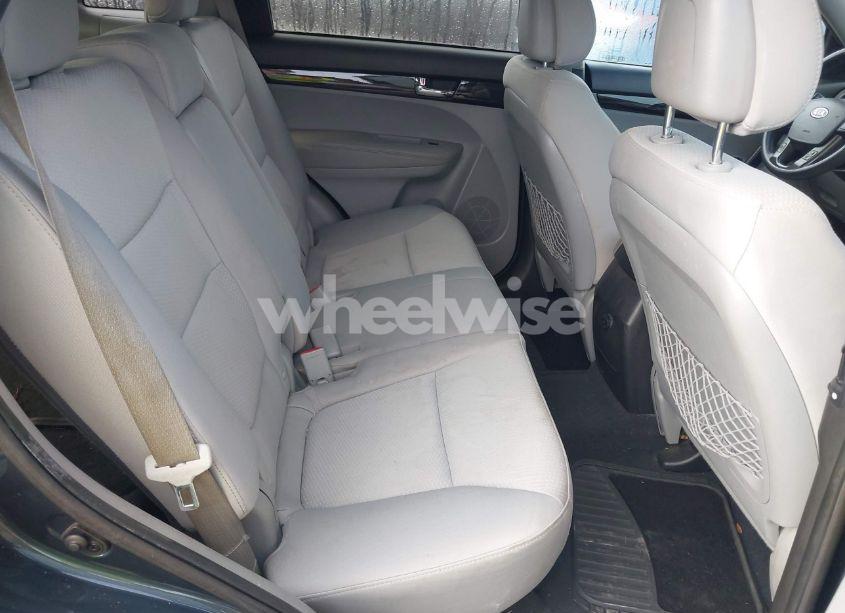 Photo 8 of 2012 Kia Sorento LX (VIN 5XYKT4A68CG197508)