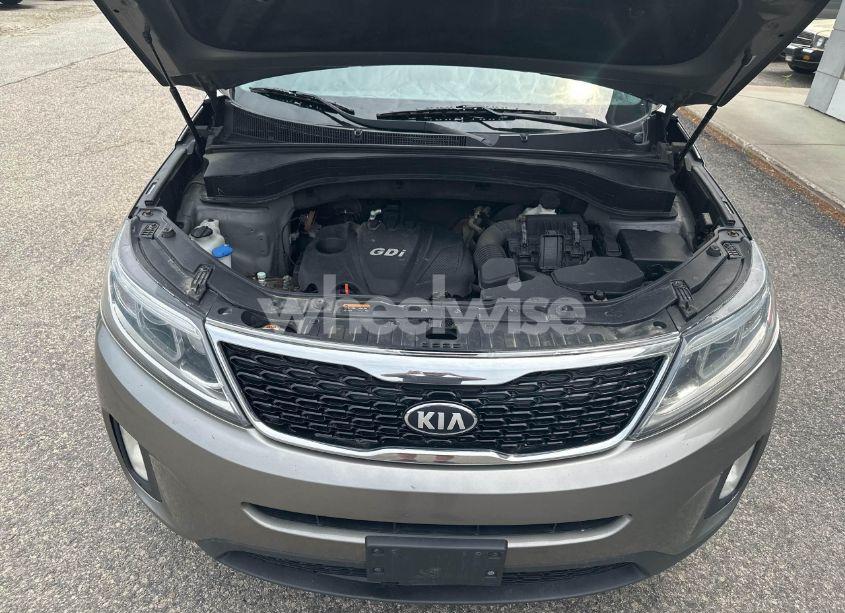 Photo 10 of 2014 Kia Sorento LX (VIN 5XYKT4A68EG429673)