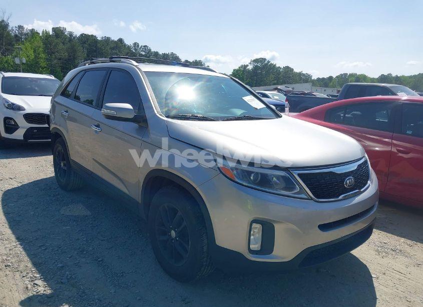 2015 Kia Sorento LX (VIN 5XYKT4A68FG620429) main photo