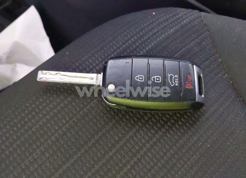 Photo 11 of 2015 Kia Sorento LX (VIN 5XYKT4A68FG657710)