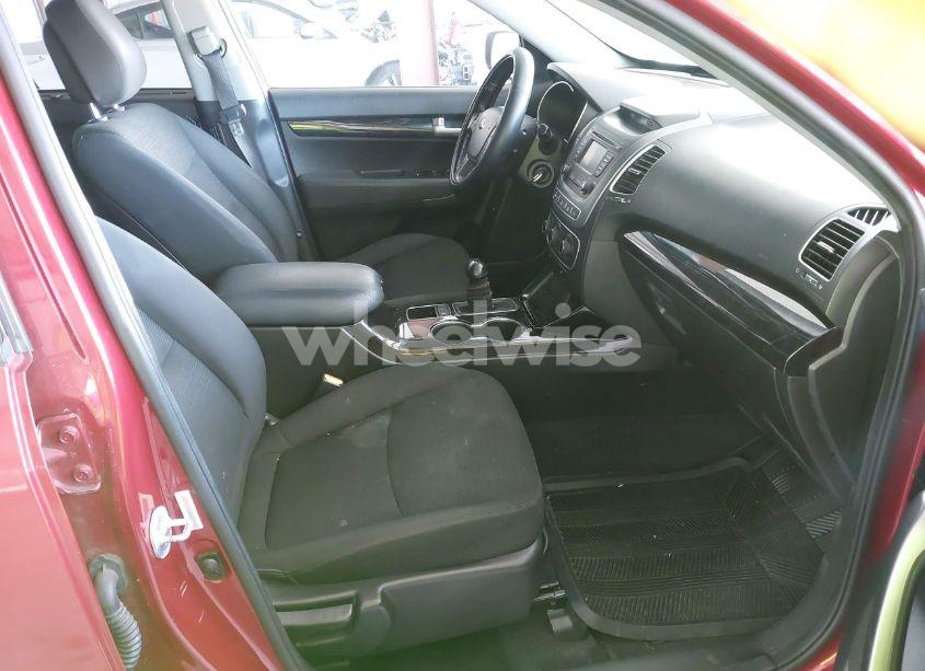 Photo 5 of 2015 Kia Sorento LX (VIN 5XYKT4A68FG657710)