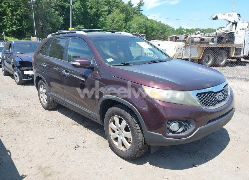 2012 Kia Sorento LX (VIN 5XYKT4A69CG232492) main photo
