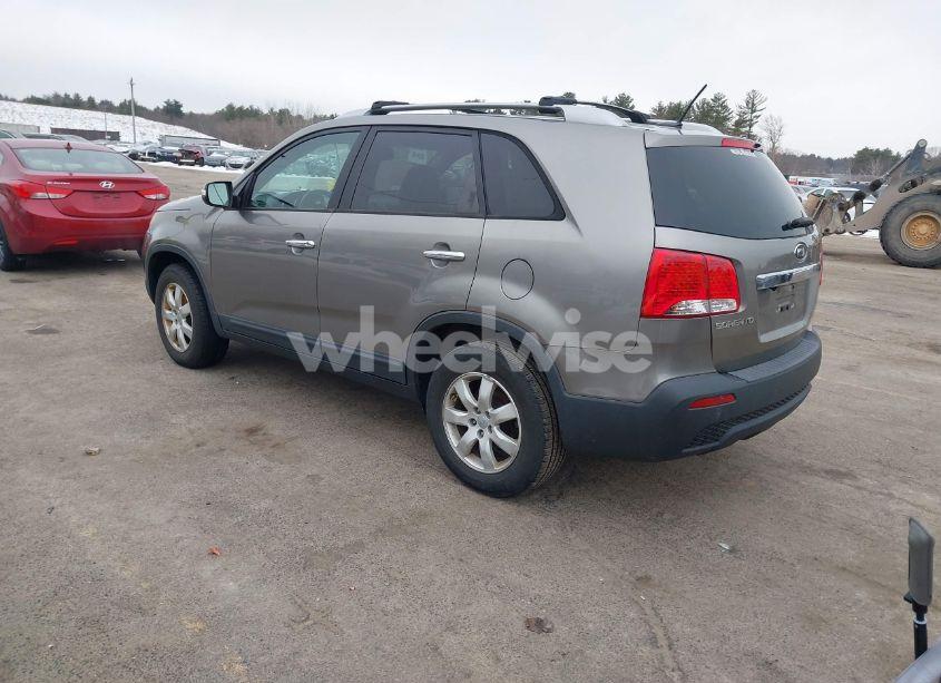 Photo 3 of 2012 Kia Sorento LX (VIN 5XYKT4A69CG238714)