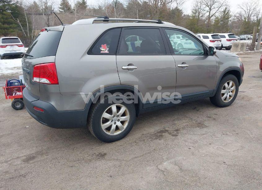 Photo 4 of 2012 Kia Sorento LX (VIN 5XYKT4A69CG238714)