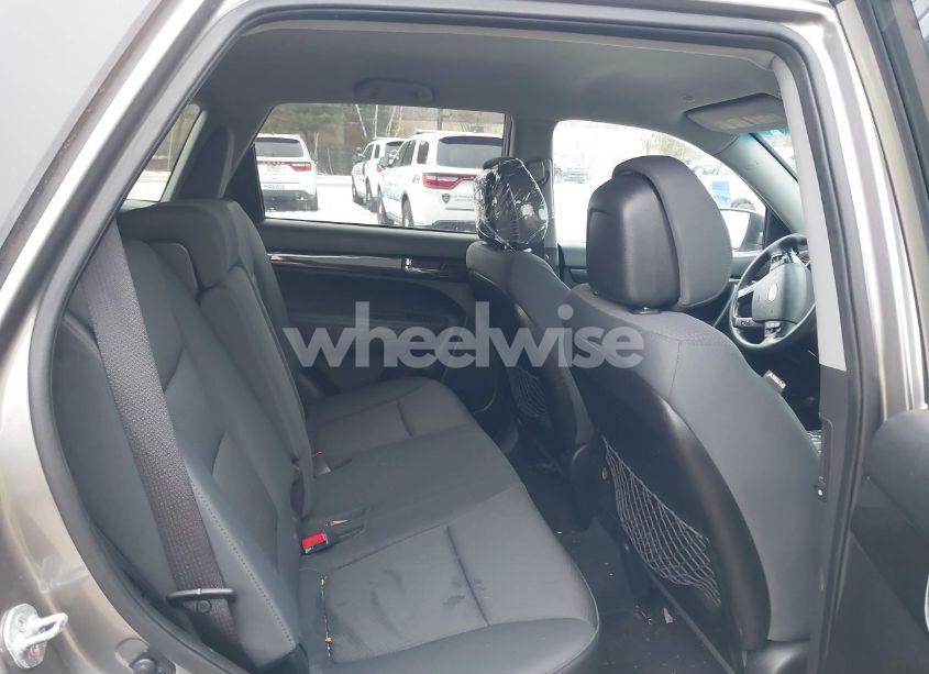 Photo 8 of 2012 Kia Sorento LX (VIN 5XYKT4A69CG238714)