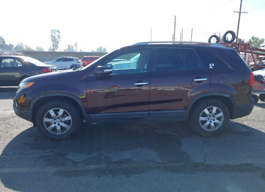 Photo 13 of 2012 Kia Sorento LX (VIN 5XYKT4A69CG256548)