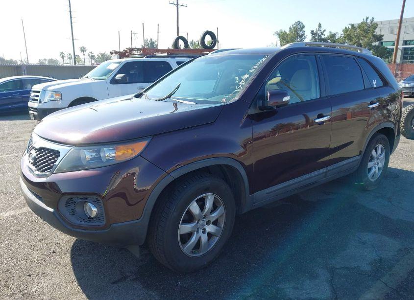 Photo 2 of 2012 Kia Sorento LX (VIN 5XYKT4A69CG256548)