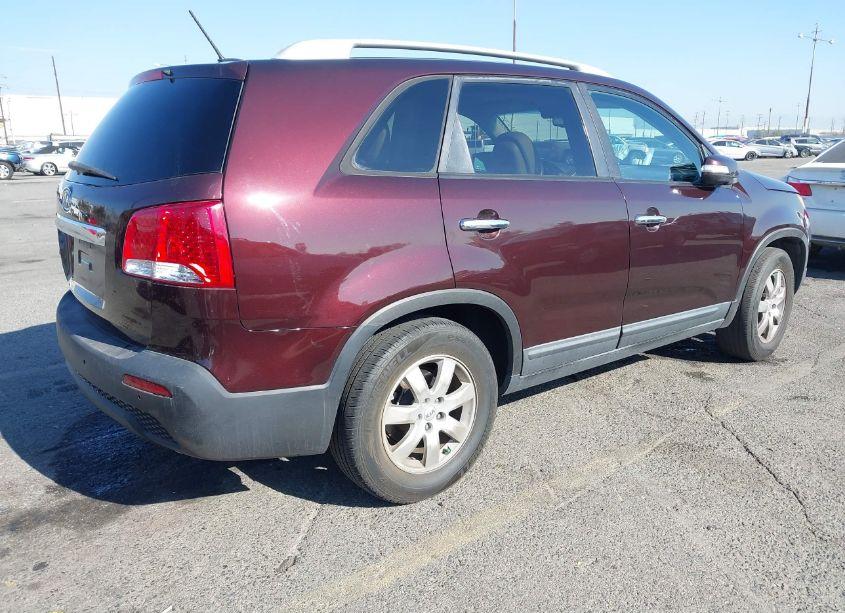 Photo 4 of 2012 Kia Sorento LX (VIN 5XYKT4A69CG256548)