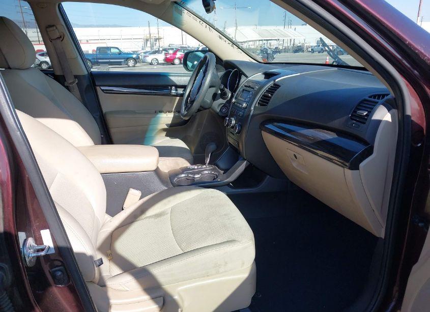 Photo 5 of 2012 Kia Sorento LX (VIN 5XYKT4A69CG256548)