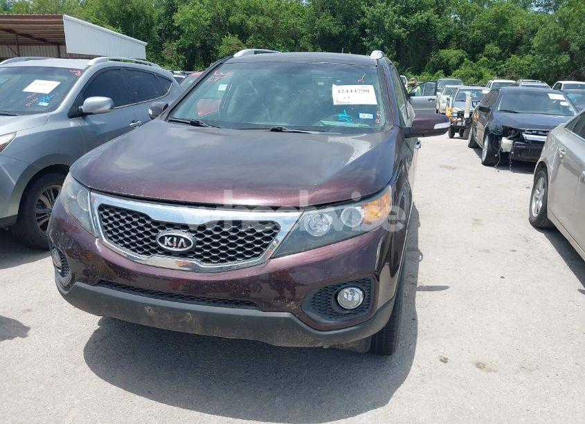 Photo 6 of 2012 Kia Sorento LX (VIN 5XYKT4A69CG257313)