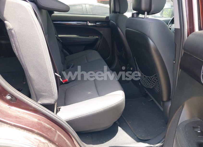 Photo 8 of 2012 Kia Sorento LX (VIN 5XYKT4A69CG257313)