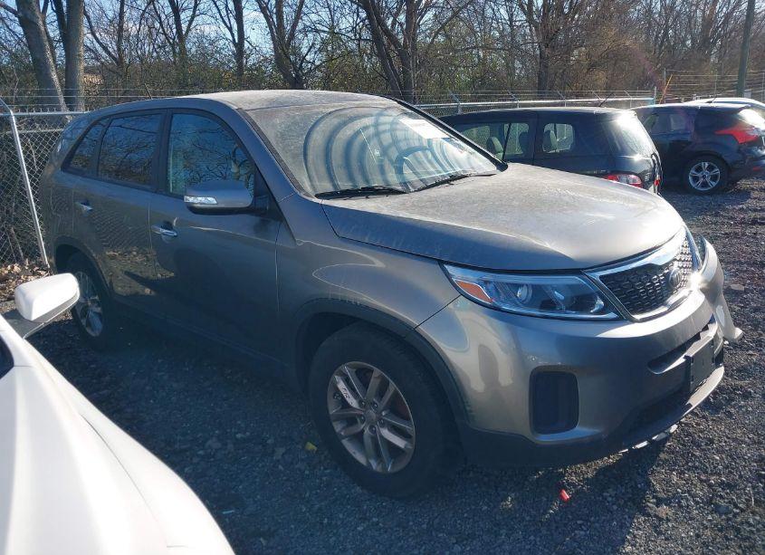 2014 Kia Sorento LX (VIN 5XYKT4A69EG426006) main photo