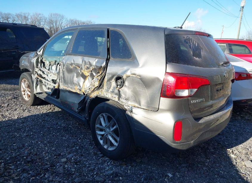 Photo 3 of 2014 Kia Sorento LX (VIN 5XYKT4A69EG426006)