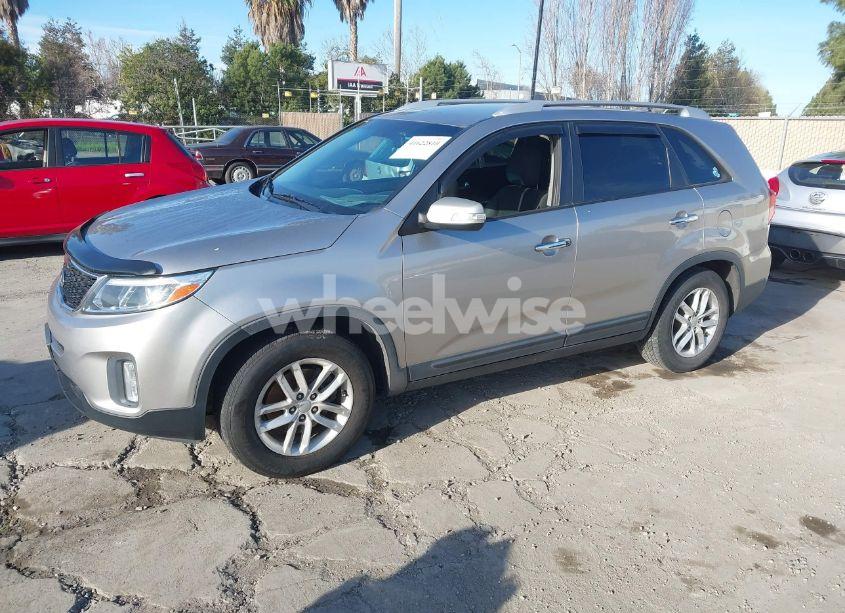Photo 2 of 2014 Kia Sorento LX (VIN 5XYKT4A69EG458017)