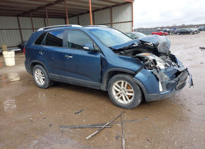 2014 Kia Sorento LX (VIN 5XYKT4A69EG463461) main photo