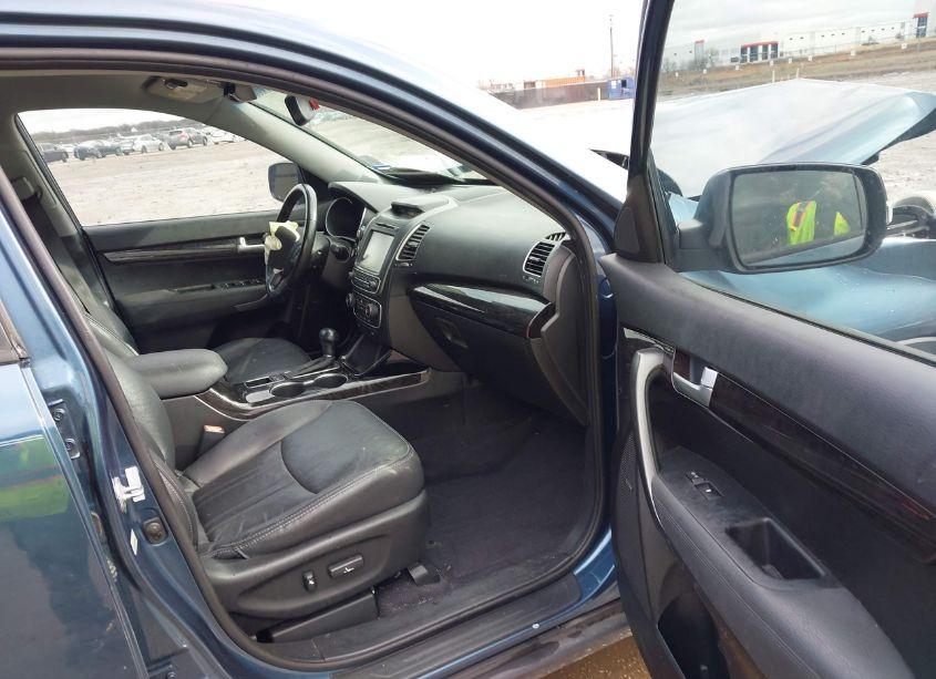 Photo 5 of 2014 Kia Sorento LX (VIN 5XYKT4A69EG463461)