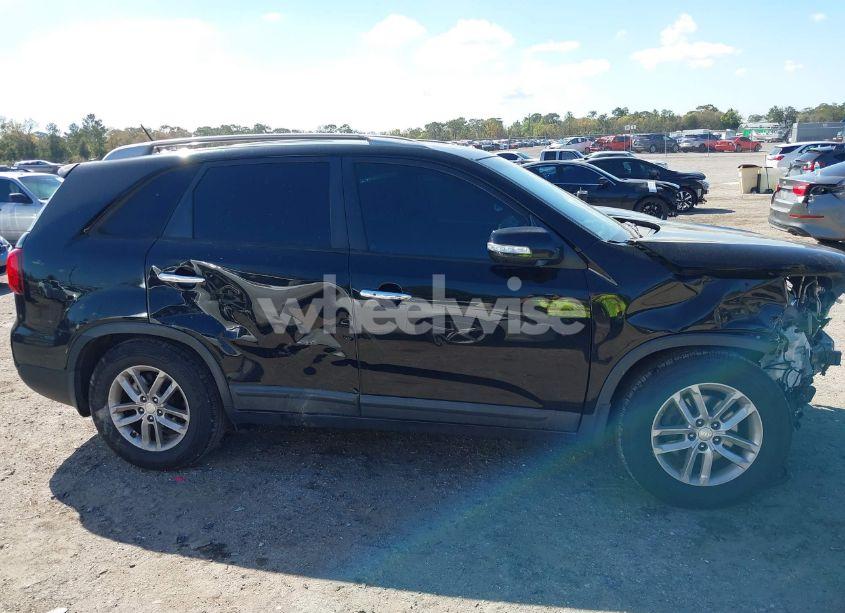 Photo 13 of 2014 Kia Sorento LX (VIN 5XYKT4A69EG468157)