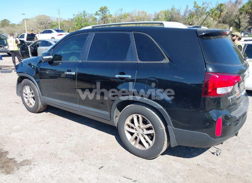 Photo 3 of 2014 Kia Sorento LX (VIN 5XYKT4A69EG468157)