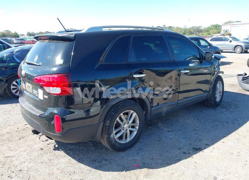 Photo 4 of 2014 Kia Sorento LX (VIN 5XYKT4A69EG468157)