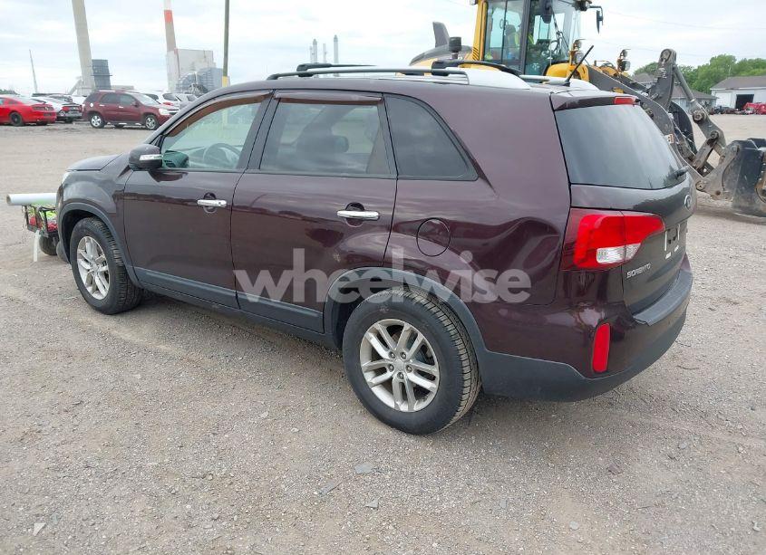 Photo 3 of 2014 Kia Sorento LX (VIN 5XYKT4A69EG510648)
