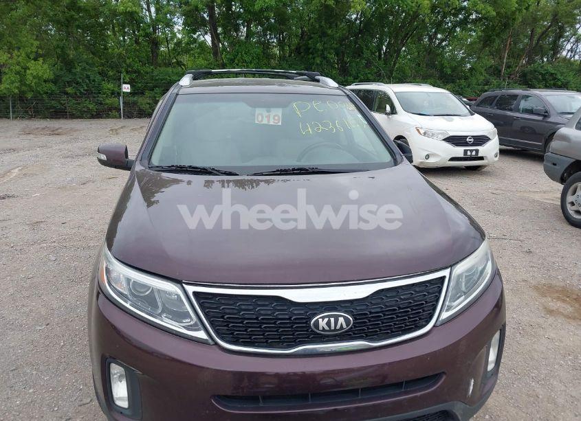 Photo 6 of 2014 Kia Sorento LX (VIN 5XYKT4A69EG510648)