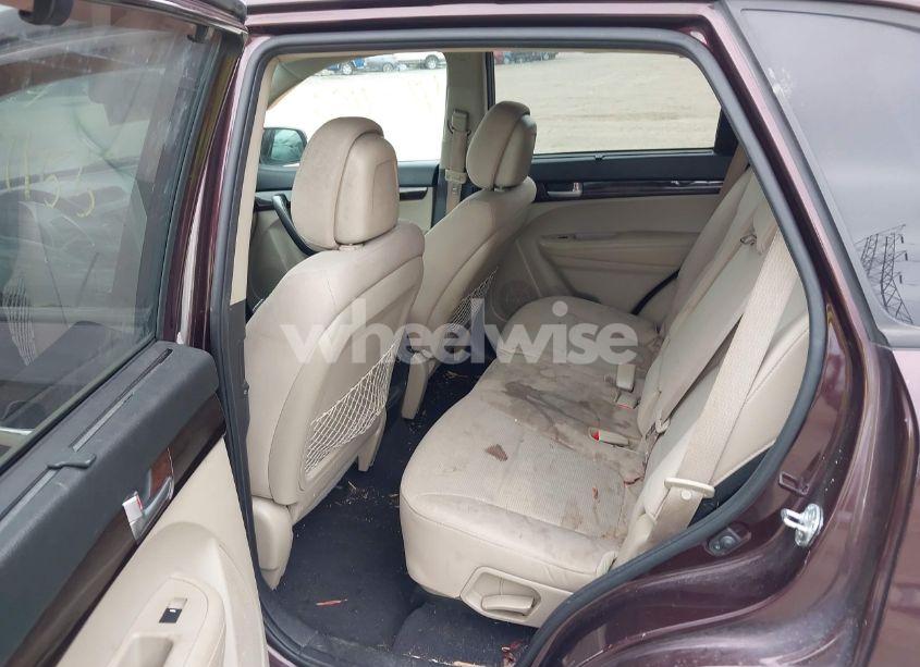 Photo 8 of 2014 Kia Sorento LX (VIN 5XYKT4A69EG510648)