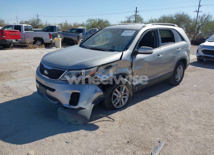 Photo 6 of 2015 Kia Sorento LX (VIN 5XYKT4A69FG575503)