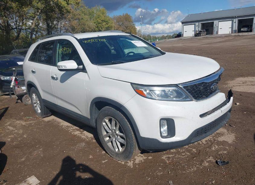 2015 Kia Sorento LX (VIN 5XYKT4A69FG578286) main photo