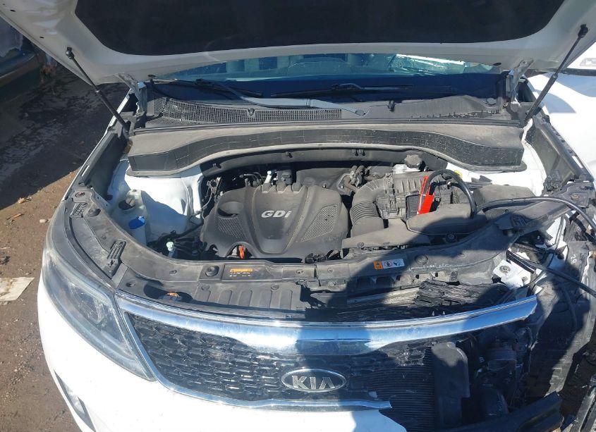 Photo 10 of 2015 Kia Sorento LX (VIN 5XYKT4A69FG578286)