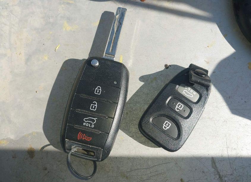 Photo 11 of 2015 Kia Sorento LX (VIN 5XYKT4A69FG578286)