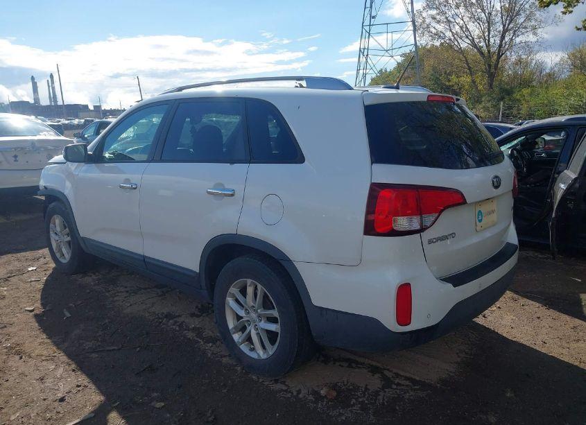Photo 3 of 2015 Kia Sorento LX (VIN 5XYKT4A69FG578286)